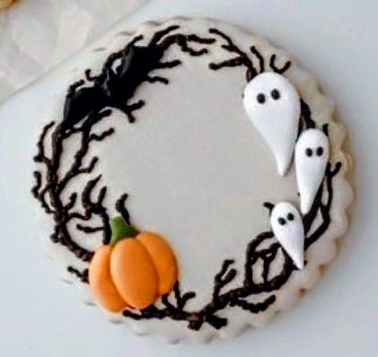 Cake design, halloween Scary Cookies Halloween Ideas, Painted Halloween Cookies, Vintage Halloween Cookies Decorated, Halloween Frosted Cookies, Autumn Royal Icing Cookies, Tombstone Cookies Decorated, Fall Themed Cookies Decorated, Halloween Decorated Cookies Royal Icing, Halloween Cookie Decorating Videos