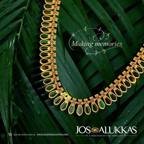 Jos Alukkas on Instagram: “Go Green! There is a range of traditional jewellery designs that come with a blend of rich green like the palakka, nagapadam, etc. Pair…” Jos Alukkas Jewellery Gold, Kerala Necklace Designs, Nagapadam Mala, Palakka Mala Kerala, Nagapadam Necklace, Palakka Mala, Kerala Jewellery, Hindu Jewelry, Vintage Indian Jewelry