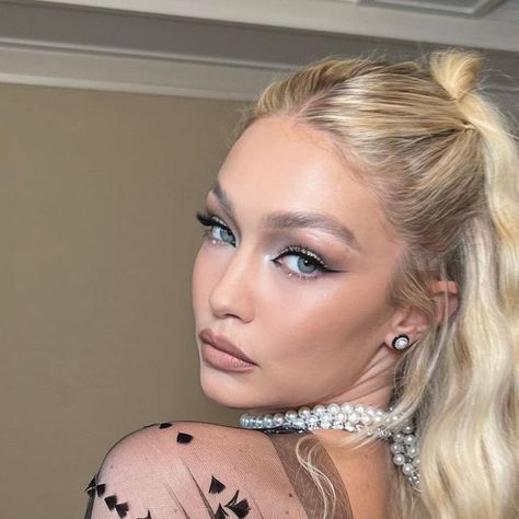 Laura Polko on Instagram: "@gigihadid x MET GALA 2023 Long hair for the win @patrickta @laurapolko @mimicuttrell x @givenchy" Gigi Met Gala Hair, Met Gala Hair, Gigi Hadid Hair Met Gala Tutorial, Khloe Met Gala, Kylie Jenner Met Gala Makeup, Gig Hadid Met Gala 2018 Hair, Gigi Hadid, Hair Inspo, Givenchy