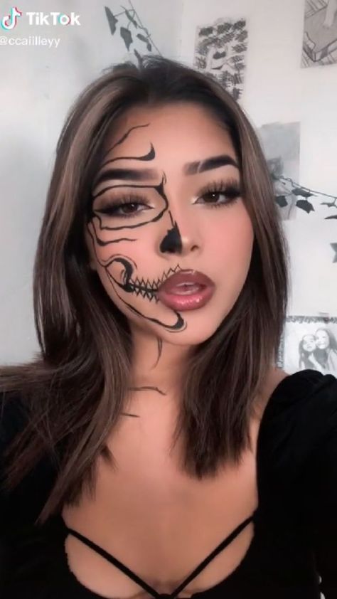 Makeup Halloween Ideas, Scream Halloween Costume, Halloween Makeup Diy Tutorial, Girl Halloween Makeup, Halloweenský Makeup, Holloween Makeup, Monster Makeup, Vampire Bride, Classy Halloween Costumes