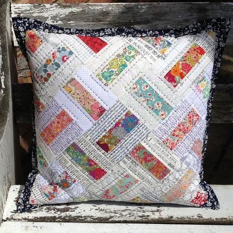 No Sew Pillow Covers, Mini Patchwork, Quilted Pillow Covers, Pillow Covers Pattern, Sewing Cushions, Quilt Modernen, Patchwork Cushion, Patchwork Quilt Patterns, Patchwork Pillow