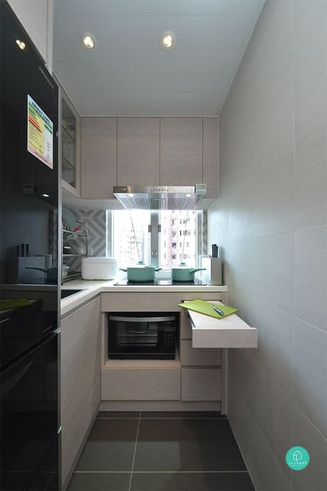 These Micro-Flats (Under 500 sqft) Are Small Space Goals | Qanvast L Shaped Mini Kitchen, Tiny Kitchen In Bedroom, Ikea Mini Kitchen Small Spaces, Mini Kitchen Design Small Spaces, 2x2 Kitchen Ideas, Hong Kong Interior Design Small Spaces, Small Kitchen Ideas Malaysia, 6sqm Kitchen, Small Closed Kitchen Remodel