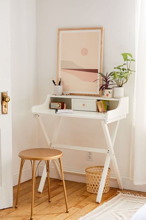 Nook Desk, Minimal Workspace, Bright Office, Tiny Desks, Housing Ideas, Kids Work, Classic Desk, Desk Decorations, Desks For Small Spaces