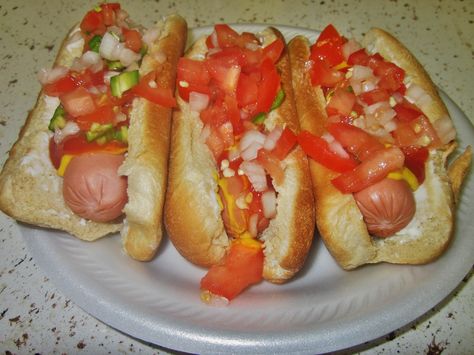 hot dogs..mexican style Mexican Hot Dogs, Grilled Cheese Recipes, Mexican Style, Recipes From Heaven, Grilled Cheese, Cheese Recipes, Hot Dogs, Food Lover, Good Eats