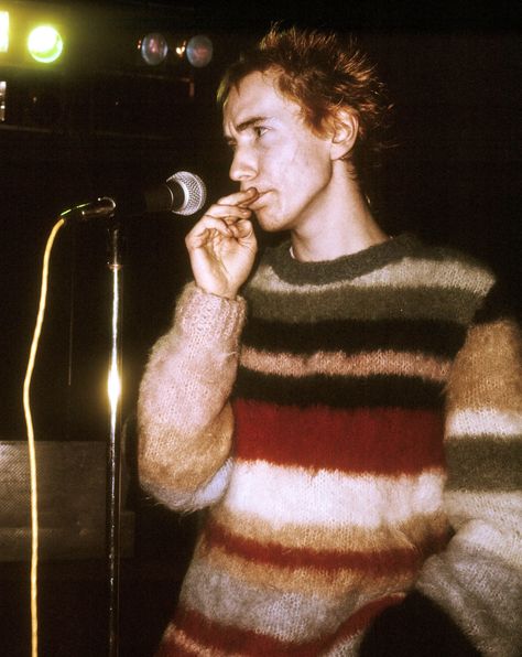 Ray Stevenson, Mohair Sweater Knit, Johnny Rotten, Mohair Jumpers, Punk Looks, Sid Vicious, Punk Outfits, Post Punk, Paul Mccartney