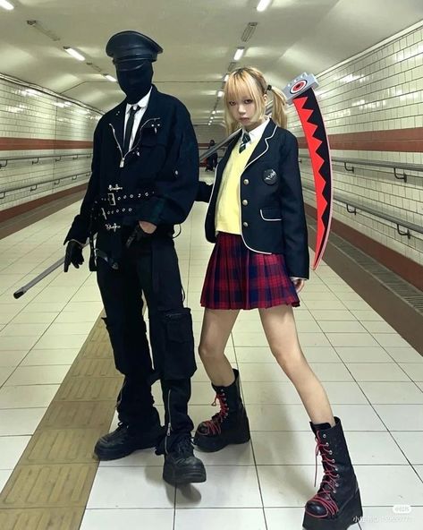 Soul Eater Kishin, Couples Halloween Costumes, Couples Halloween, Figure Poses, Cosplay Characters, Human Poses, Cool Poses, Soul Eater, Cute Cosplay