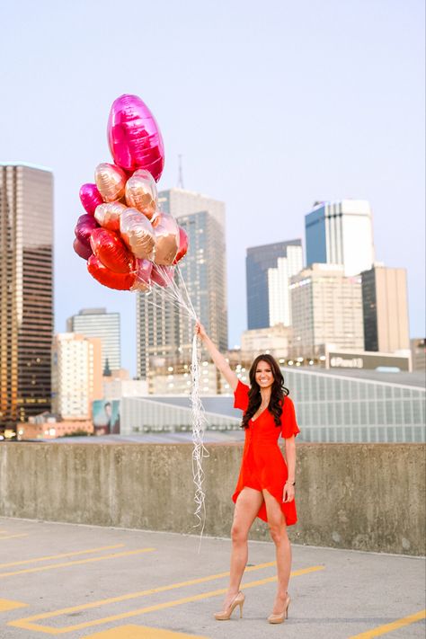 Downtown Photoshoot Birthday, 16th Photoshoot, Bouquet Photoshoot, Trendy Photos, Valentine Shoot, 16 Photoshoot, Downtown Columbus Ohio, Valentines Shoot, Valentines Day Photoshoot