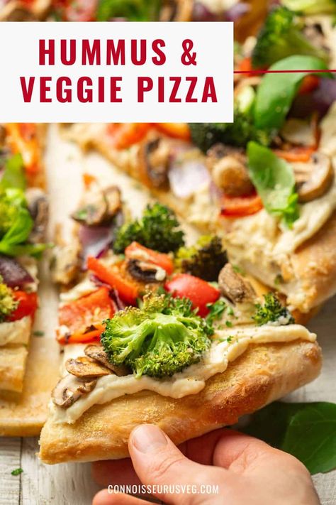 Ready for the easiest, most delicious vegan pizza ever? Get ready for hummus pizza! This pie is slathered in creamy hummus and piled with roasted veggies. Perfect for everything from weeknight dinners to pizza parties. Wfpb Pizza, Veggie Flatbread, Hummus Pizza, Vegan Pizza Recipe, Healthy Vegan Dinner Recipes, Creamy Hummus, Vegan Entrees, Summer Diet, Easy Homemade Pizza