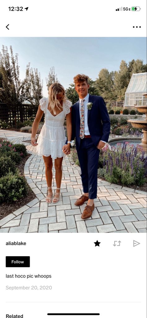 Beige Hoco Couple, Cute Proposal Outfits, Homecoming Dresses Couples, Cute Hoco Date Pictures, Couples Hoco Outfits, White Homecoming Dress Couple, Hoco Pics Couple Boyfriends, Sport Banquet Outfits, White Hoco Dress Couple