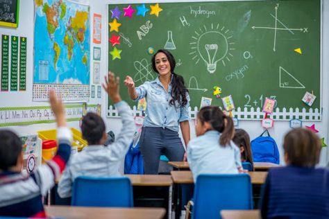 153,614 Classroom Lesson Photos and Premium High Res Pictures - Getty Images Teacher Retention, Teacher Interview Questions, Teacher Shortage, Teacher Interviews, Substitute Teaching, Classroom Management Strategies, Interview Questions And Answers, Becoming A Teacher, Primary Teachers