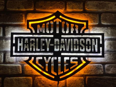 Wall Decor With Led Lights, Logo Harley Davidson, Small Home Gym, Harley Davidson Logo, Man Caves, Led Sign, Harley Davidson Motorcycles, Led Signs, Wooden Wall Art