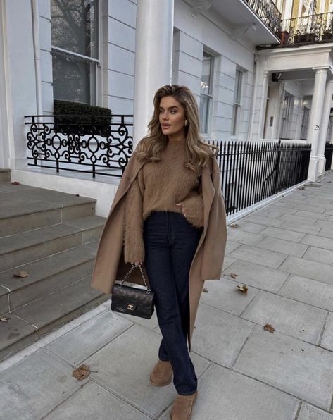 areti Casual Graduation Outfit, Chloe Lloyd, Cute Professional Outfits, Summer Office Outfits, Casual Work Outfits Women, Cute Work Outfits, Professional Outfits Women, Business Outfits Women, Cold Outfits