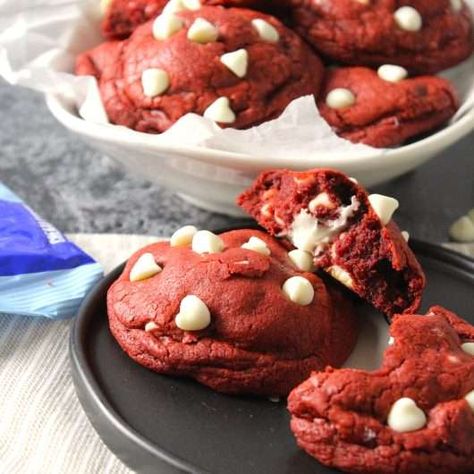 Red Velvet Cookies With Cream Cheese Filling Red Velvet Cookies With Cream Cheese Filling, Red Velvet Cookies Cream Cheese, Cookies With Cream Cheese Filling, Squeaky Mixer, Nyc Cookies, Cream Cheese Cookie Recipe, Little Debbie Christmas Tree, Cookies With Cream Cheese, Velvet Cookies