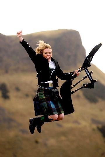 happy piper! Bagpipe Music, Scotland Food, Scotland Fashion, Scotland Culture, Scottish Bagpipes, Celtic Clothing, Scottish Women, Great Scot, Scotland Forever