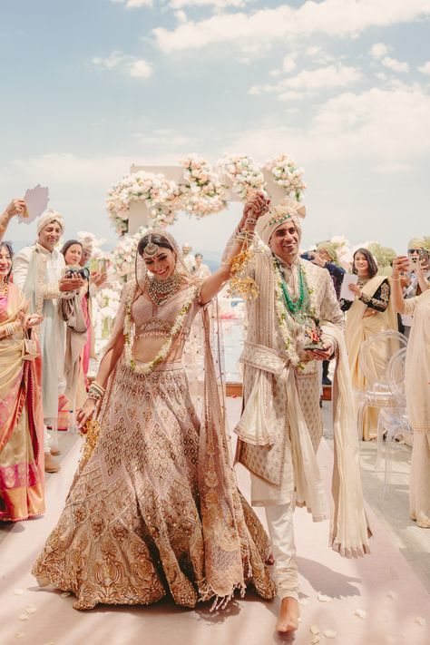 Indian Wedding Bridal Party, Indian Wedding Destination, Nikkah Lengha, Color Coordinated Wedding, Sangeet Entrance, Wedding Dress Theme, Shadi Photo, Naman Verma, Nepali Wedding