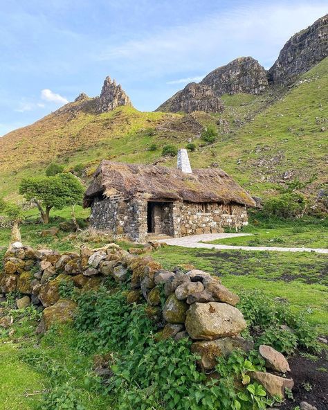 Ireland Before You Die ☘️’s Instagram photo: “#QuirkyFriday - The hidden village of Galboly is nestled among the Glens of Antrim! 💚 Don't forget to browse our shop, share your stories…” Glens Of Antrim, Ireland Farm, Louth Ireland, Ireland Nature, Antrim Ireland, Kildare Village, Irish Village, Hidden Village, Trips Abroad