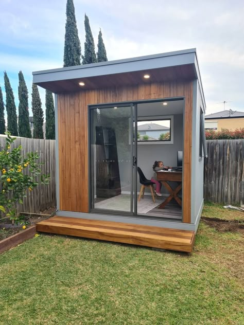 Small Outdoor Office, Outdoor Office Space, Small Storage Shed, Garden Office Ideas, Small Garden Office, Backyard Office Shed, Sheds Ideas Backyard, Cool Sheds, Pool Cabanas