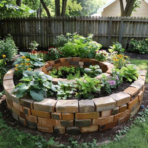 Corner Raised Garden Beds, Keyhole Garden Design, Keyhole Gardening, Raised Flower Bed, Keyhole Garden, Raised Bed Garden Design, Raised Flower Beds, Victory Garden, Garden Hoses