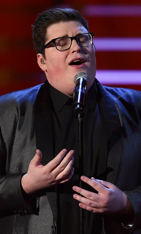 Jordan Smith Takes the Stage For a Touching Performance of "You Are So Beautiful" Jordan Smith, You Are So Beautiful, Beauty Makeup Photography, Joe Cocker, Old Singers, People's Choice Awards, Makeup Photography, Beautiful Voice, Carrie Underwood