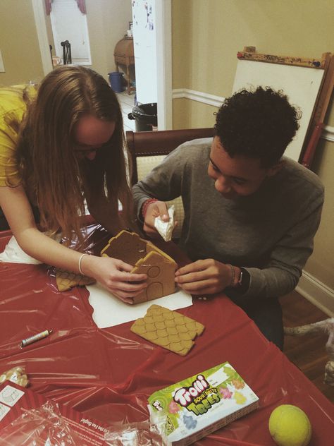 Couple Making Gingerbread House, Couple Gingerbread House, Gingerbread House Date, Gingerbread House Making, Winter Goals, Christmas Couple Pictures, Dream Dates, Christmas Date, Christmas Romance