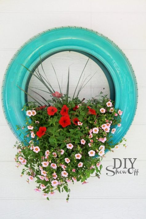 Tire Planters, نباتات منزلية, Tyres Recycle, Old Tires, Have Inspiration, Small Space Gardening, Flower Planters, Garden Crafts, Outdoor Projects