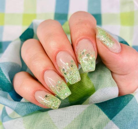 Tinkerbell's glass slipper, sparkle &co Tinkerbell Acrylic Nails, Green Tinkerbell Nails, Tinkerbell Themed Nails, Tinkerbell Nails Acrylic, Disney Tinkerbell Nails, Tinker Bell Inspired Nails, Tinkerbell Nail Art, Green Disney Nails, Tinkerbell Inspired Nails