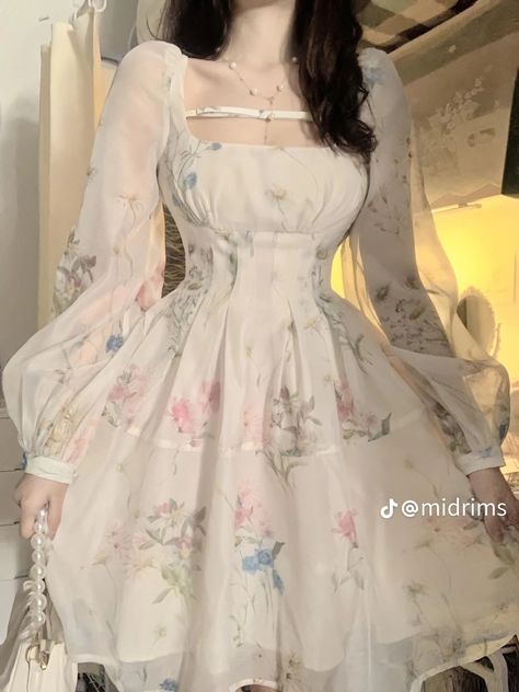 Cute Softy Outfits, Feminine Clothing Style, Coquette Dresses, Gaun Abad Pertengahan, Dress Coquette, Outfits Con Jeans, Kawaii Fashion Outfits, Korean Fashion Dress, Pretty Prom Dresses