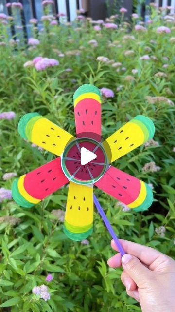 paper crafts creator on Instagram: "Use Paper Cups to Make Fun Windmills with Your Children! It’s Super Simple, Come and Try It!

#parentchildhandmade #handmadediy #kindergartenhandmade #craftsforkids #creativefun #kidsactivities #recyclecrafts #upcycling #familyfun #papercraft" Paper Cup Activities For Kids, Wind Mills Diy Ideas, Paper Cup Crafts For Kids, Plastic Cup Crafts, Paper Cup Crafts, Wind Vane, Paper Craft Ideas, Cup Crafts, Paper Cups