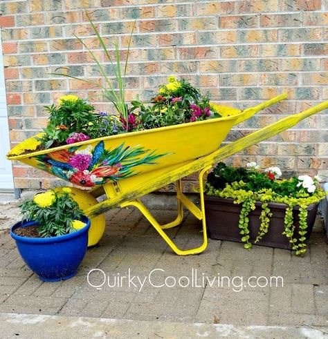 upcyced wheelbarrow for the garden, container gardening, gardening, repurposing upcycling Wheelbarrow Planter, Wheelbarrow Garden, Creative Gardening, Garden Crafts, Small Backyard Landscaping, Diy Garden Decor, Garden And Yard, Garden Planters, Backyard Garden