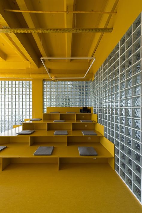 © Leonas Garbačauskas Yellow Office, Office Lobby, Vilnius Lithuania, Workplace Design, Workspace Design, Learning Spaces, Office Inspiration, Office Interior Design, Cafe Interior