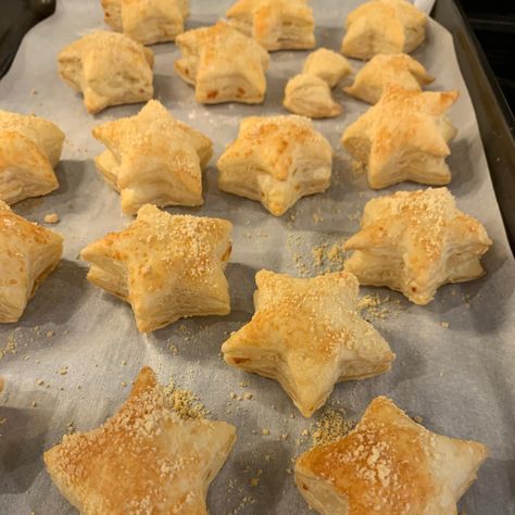 Parmesan Puff Pastry Stars Recipe | Allrecipes Parmesan Puff Pastry, Puff Pastry Stars, Cheese And Puff Pastry, Savoury Party Food, Puff Pastry Snacks, Cheese Stars, Puff Pastry Recipes Dessert, Savoury Finger Food, Pastries Recipes Dessert