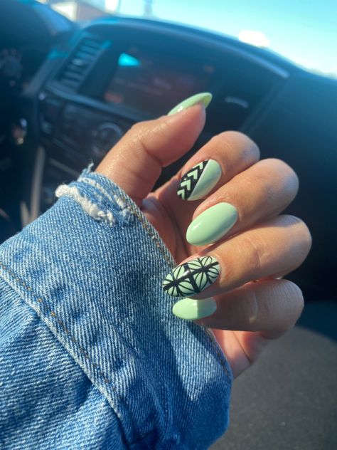 Polynesian Design Nails, Samoan Nail Art, Polynesian Nail Art Design, Polynesian Nails, Luminary Nails, Samoan Designs, Concert Nails, Mint Green Nails, Mint Nails