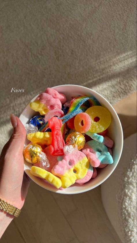 Candy Salad, Danish Summer, Food Therapy, Fun Baking Recipes, Food Is Fuel, Food Obsession, Pretty Food, Food Cravings, I Love Food