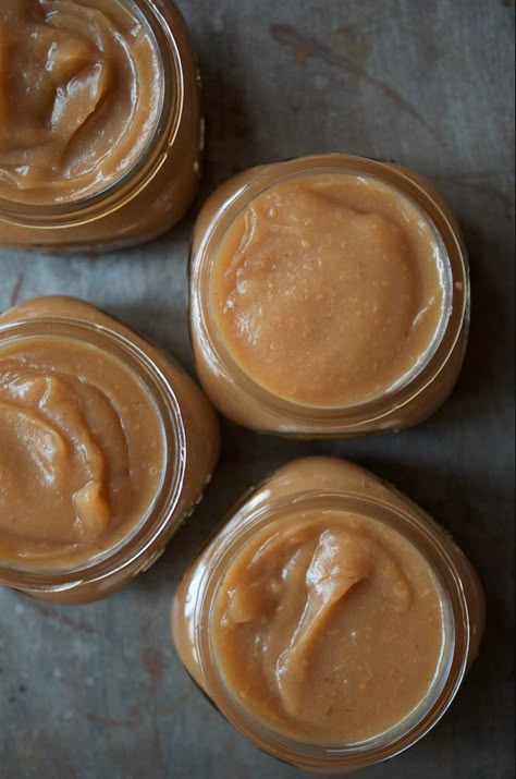 Fruit Butter Recipes, Immersion Blender Recipes, Bourbon Butter, Food In Jars, Fruit Butter, Holiday Fruit, Apple Butter Recipe, Maple Bourbon, Apple Maple