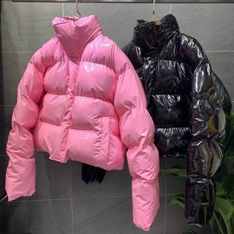 Bubble Jacket Outfit, Pink Puffer Jacket Outfit, Puffer Jacket Aesthetic, Fur Hoodie Jacket, Korean Fashion Chic, Winter Mode Outfits, Pink Puffer Coat, Pink Puffer Jacket, Puffer Jacket Outfit