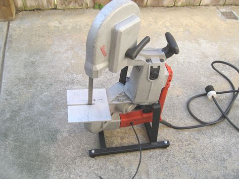 Simplest Plans for a Portable Bandsaw Stand - Very Handy Milwaukee Band Saw Stand, Portable Bandsaw Stand, Band Saw Stand, Bandsaw Stand, Diy Bandsaw, Metal Band Saw, Portable Band Saw, Saw Stand, Bandsaw Box