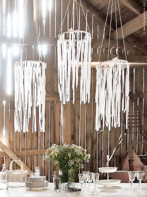 Tipsen du behöver för en lyckad midso... | Simplicity | Sköna Hem Party Styling, Boho Party, Outdoor Wedding Decorations, Summer Vintage, White Party, Wedding Deco, The Table, Garden Wedding, Event Decor