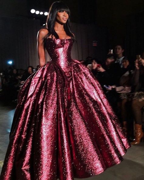 All Posts • Instagram Zac Posen Gown, Zac Posen Dress, Gala Dresses, Zac Posen, Naomi Campbell, Fashion Weeks, Glam Dresses, Instagram Foto, Beautiful Gowns