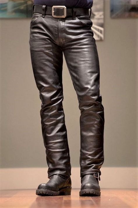 Leather Pants And Boots, Leather Fashion Men, Tight Leather Pants, Mens Leather Clothing, Mens Leather Pants, Engineer Boots, Leather Gear, Black Leather Pants, Leather Jacket Outfits