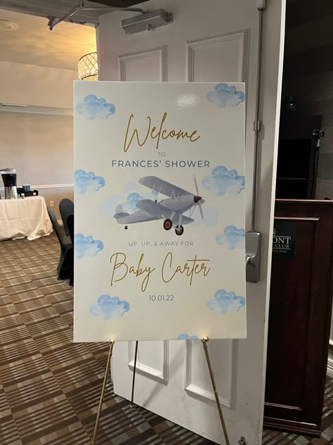 Pilot Baby Shower Theme, Flight Baby Shower Theme, Baby Boy Airplane Shower Ideas, Airplane Theme Baby Shower Decor, Aviation Baby Shower Ideas, Airplane Themed Baby Shower Ideas, Green Shower Ideas, Airplane Centerpiece Ideas, Welcome Sign Ideas