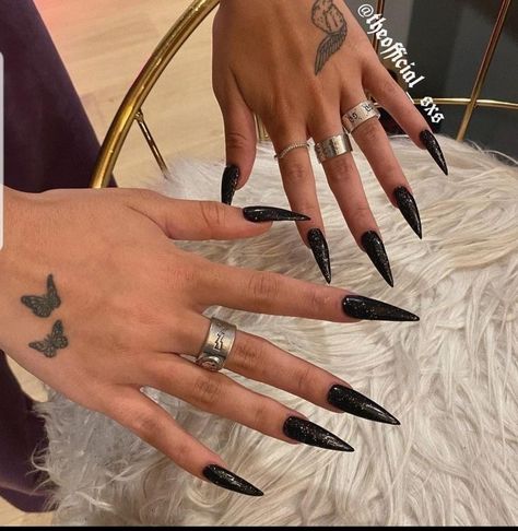 Nessa Barrett Nails, Cowboy Nails, Fox Nails, Gucci Nails, American Nails, Cute Hand Tattoos, Small Pretty Tattoos, Small Butterfly, Goth Nails