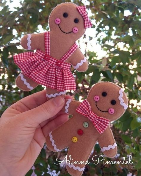 Sewing Gingerbread Men, Felt Gingerbread Man Ornaments, Diy Felt Gingerbread Man, Gingerbread Men Crafts, Gingerbread Christmas Decorations Diy, Felt Gingerbread Man, Handmade Tree Ornaments, Gingerbread Man Crafts, Gingerbread Man Decorations