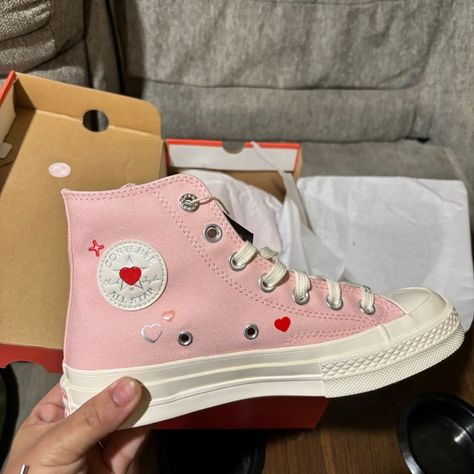 Pink Valentines Converse, Converse Valentine, Valentines Converse, Converse Valentines, Valentines Day Shoes, Pink Converse Outfit, White Platform Converse, Converse Boots, Womens High Top Shoes