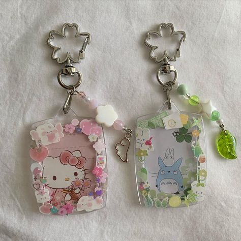 Hope Word Art, Anime Crafts Diy, Shrinky Dink Jewelry, Diy Beaded Rings, Photo Keychain, Acrylic Keychains, Anime Crafts, Photo Charms, Magical Jewelry