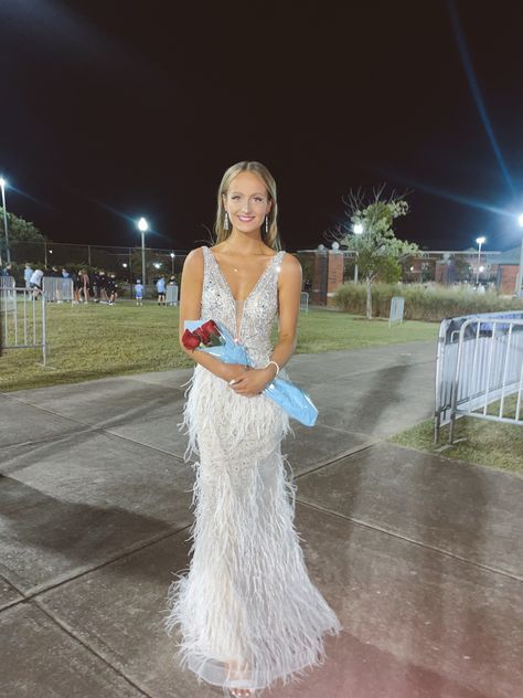 homecoming dress, cute homecoming pictures, hoco, vsco, cute hoco dress, homecoming poses, homecoming dance, aesthetic homecoming, instagram pictures, homecoming court, senior homecoming court, homecoming queen Homecoming Queen Crown, Hoco Parade Outfit, Hoco Queen Dresses, Homecoming Court Dresses Long Gowns, Homecoming Court Dresses Long, Hoco Court Dresses Long, Homecoming Queen Dresses, Vsco Homecoming, Hoco Princess