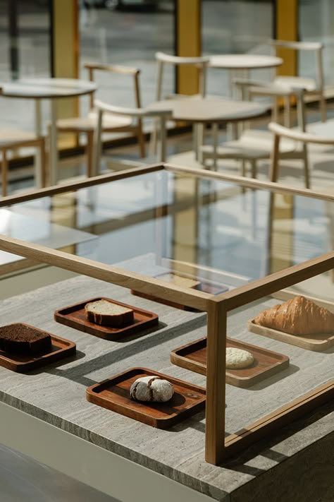 Cafe Counter Display, Japanese Bakery Shop, Baking Kitchen Design, Bread Shop Design, Bakery Cafe Interior, Japanese Cafe Design, Japanese Cafe Interior, Bakery Interior Design, Japanese Coffee Shop