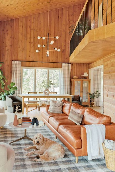 Cozy Mid Century Modern, Cozy Mid Century Modern Living Room, Cottage Addition, Mid Century Cabin, Modern Cabin Interior, Modern Cabin Decor, Mountain Cabin Decor, Cabin Interior Design, Cabin Living Room