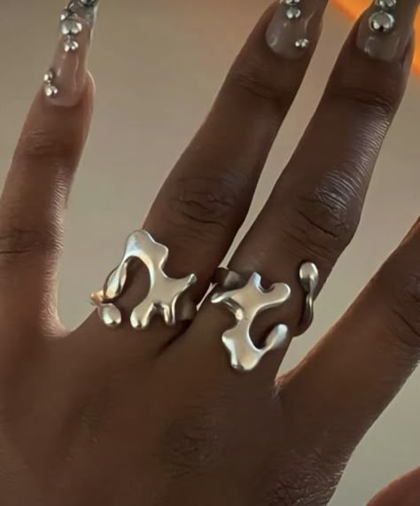 Liquid Metal Ring, Wax Carving Ideas, Grunge Jewellery, Wax Carved Ring, Jewellery Moodboard, Lost Wax Jewelry, Pulseras Ideas, Ethereal Jewelry, Silversmithing Jewelry