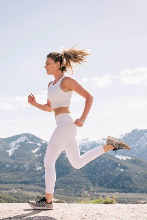 Put Your Sneakers On — We’re Going For a Run With This Year’s Hottest Songs Woman Running Photography, Run Pose, Running Pose Reference, Running Woman, Running Poses, Women Running, Running Girl, Running Reference, Women Fitness Photography