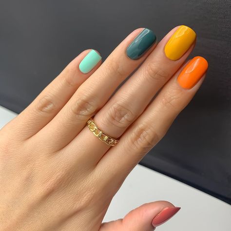 Skittle Manicure Color Combos, Nail Skittles, Summer Skittle Nails, Spring Skittle Nails, Skittle Nails Color Combos, Multicolor Fall Nails, Fall Skittle Nails, Skittles Manicure, Skittle Manicure